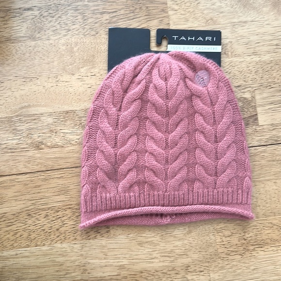 Tahari Accessories - CASHMERE Tahari hat dusty pink